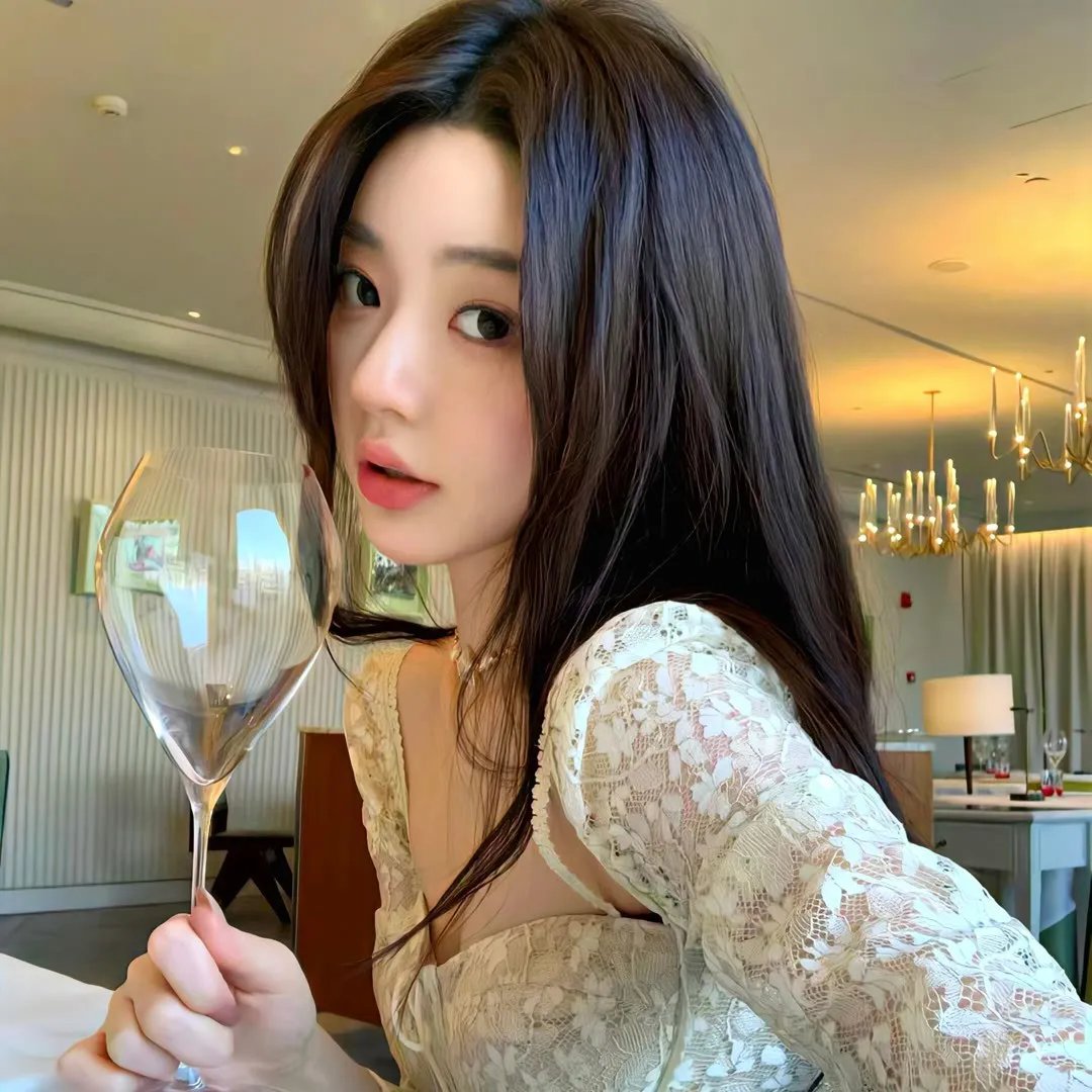 窗户上的阴影 海报